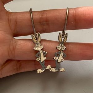Bugs bunny’s earrings